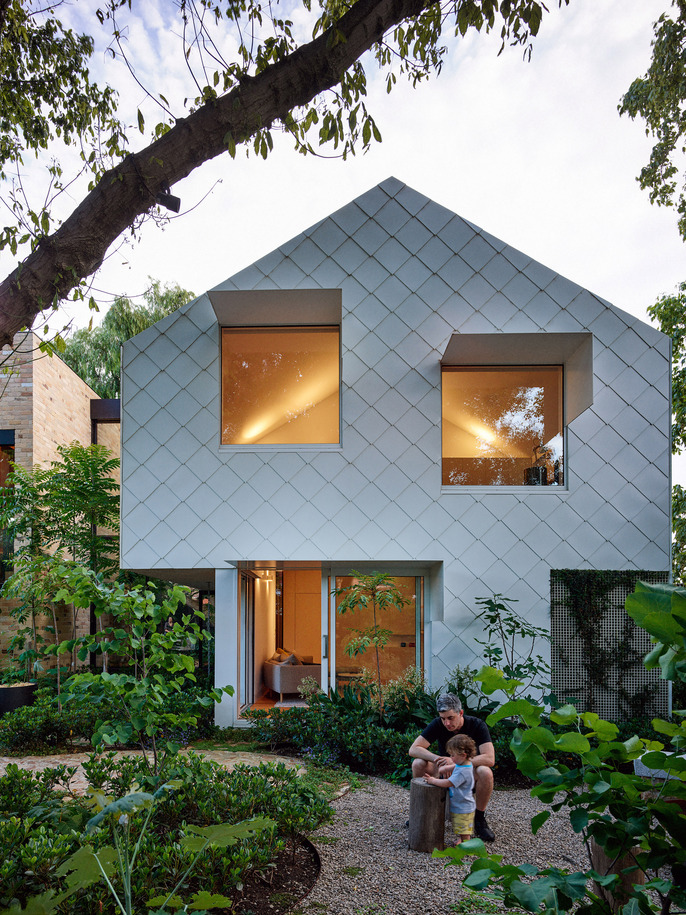 Interior photograph of Garden House by Derek Swalwell